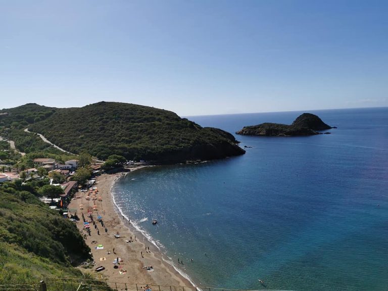 spiaggia dellinnamorata sullisola delba