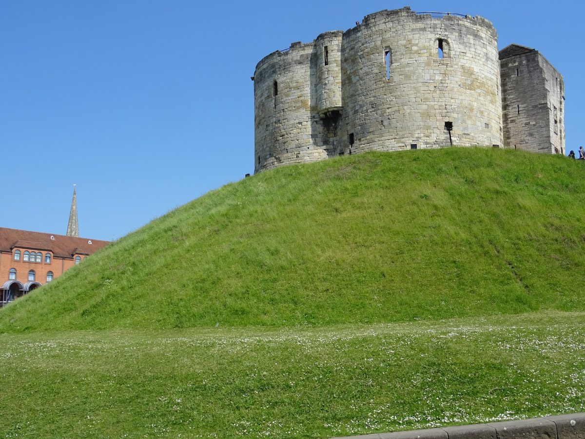 castle-3568543_1920