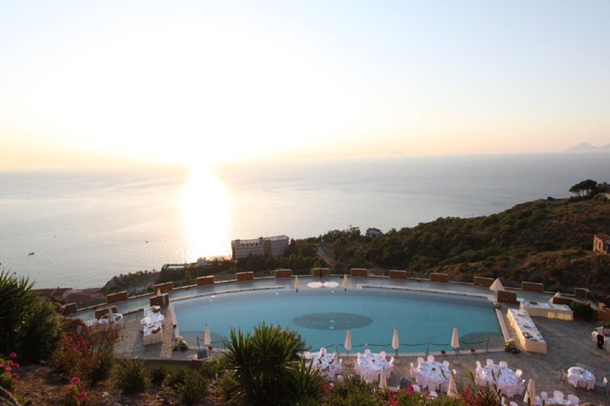 hotel avalon gioiosa marea