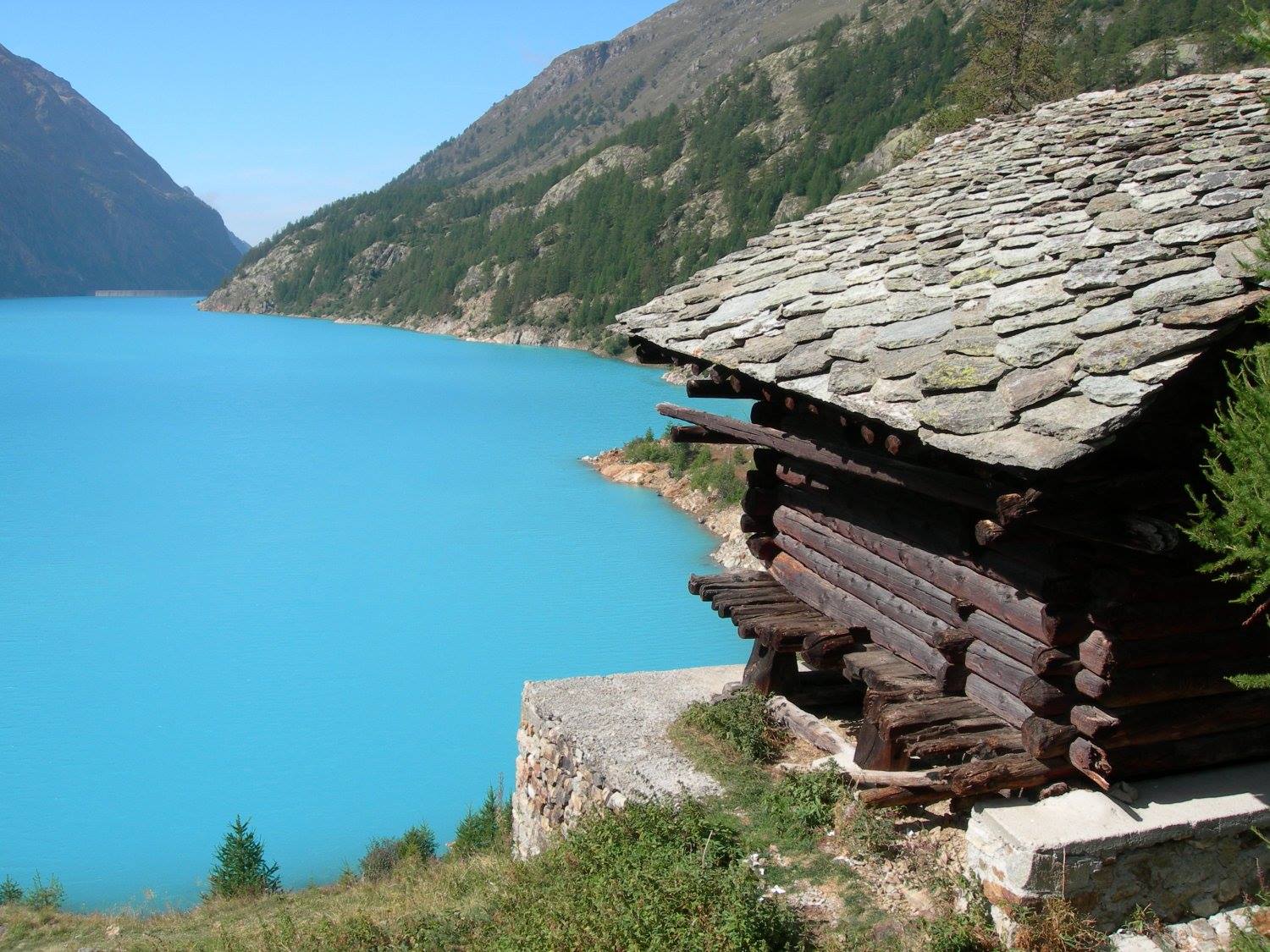 Lago di Place Moulin sentiero