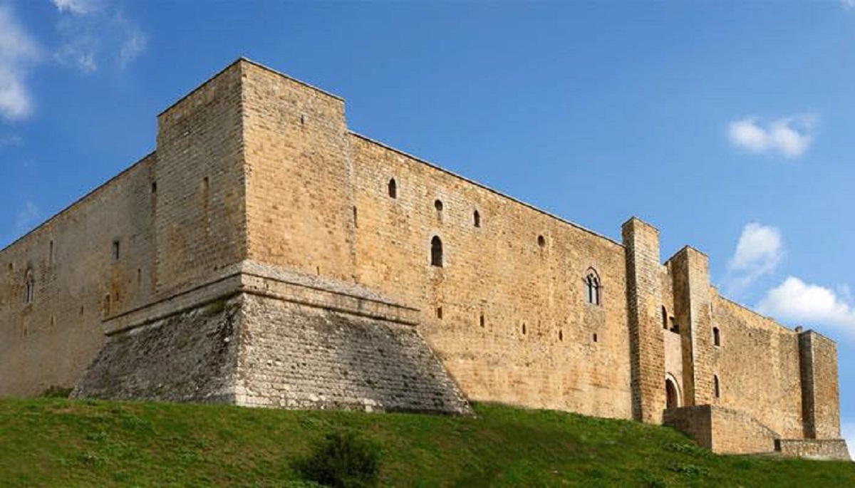 leggende sul castello di lagopesole