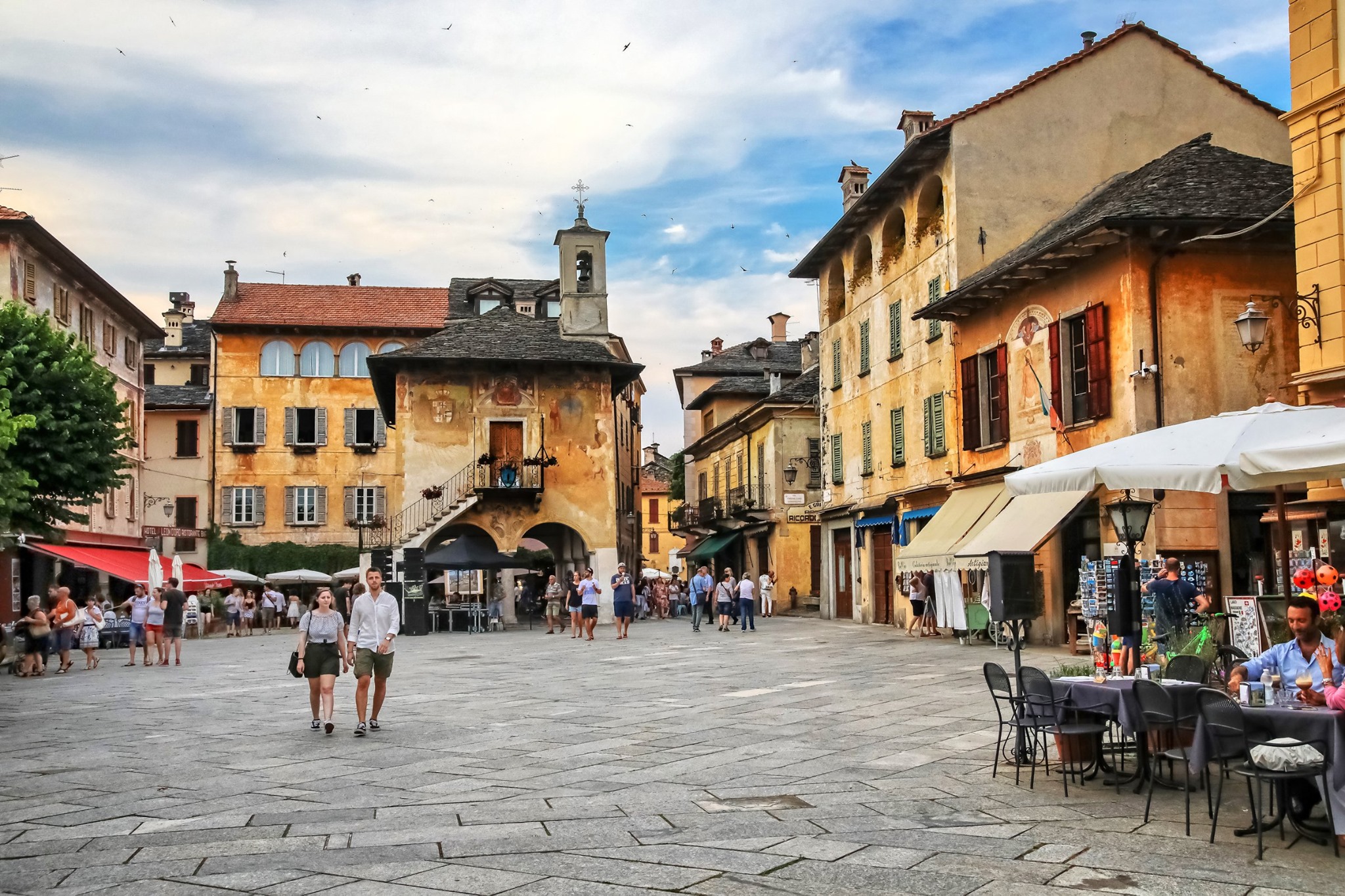 Piazza Mario Motta