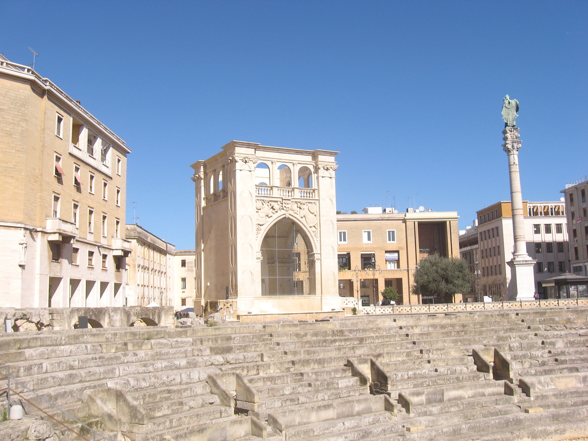 piazza sant'oronzo lecce