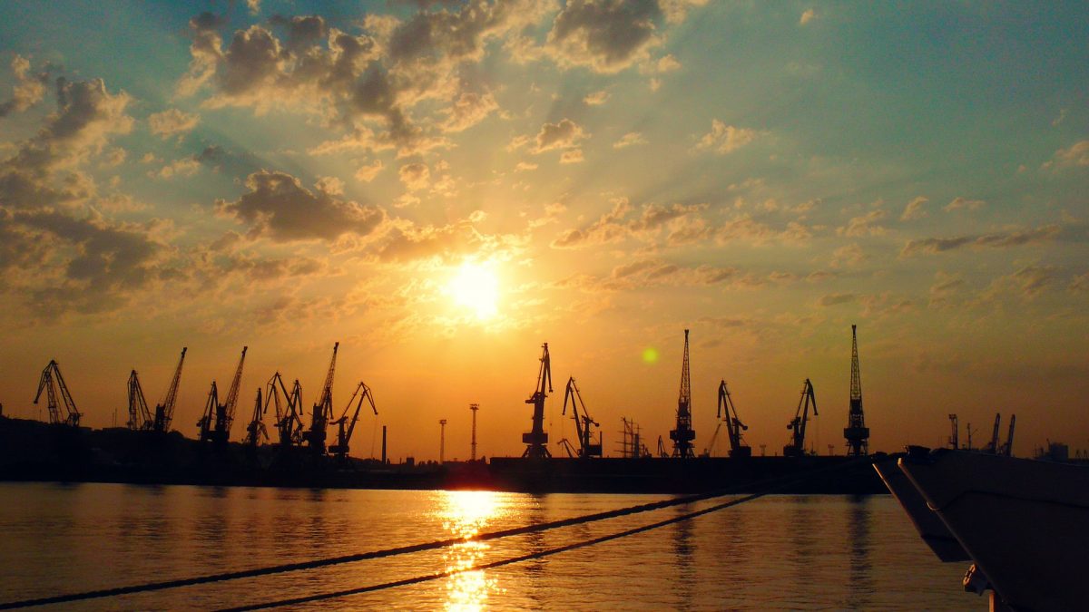 port-4906335_1920