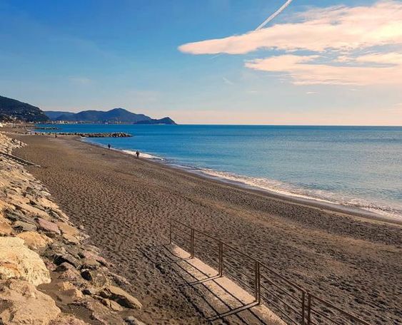 Spiaggia di Cavi di Lavagna