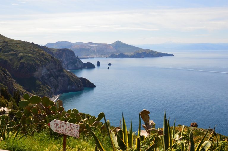 viaggio in barca a vela isole eolie