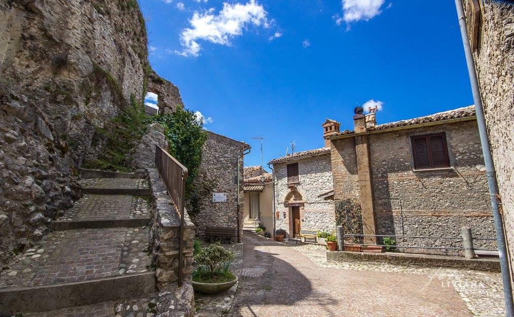 Castel di Tora