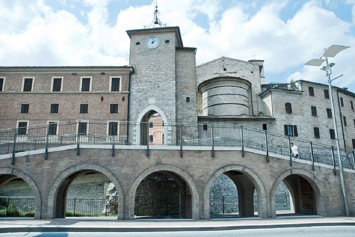 cerreto d'esi cosa vedere