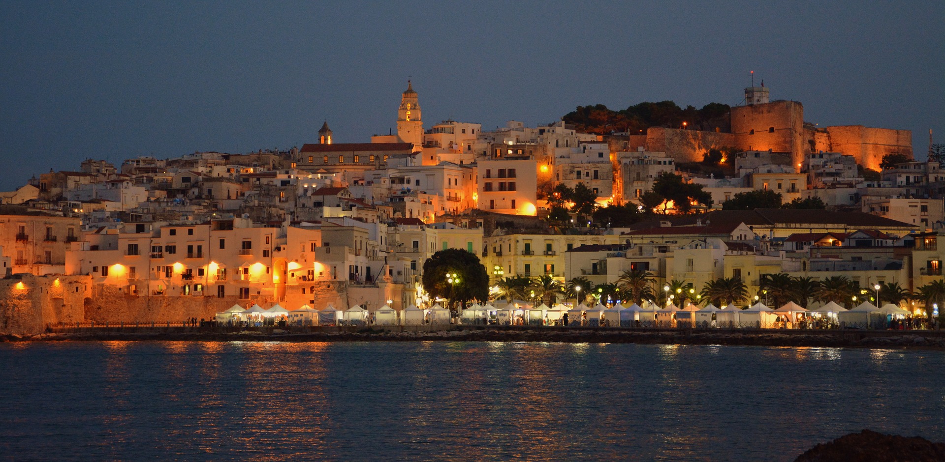 vieste cosa fare di sera