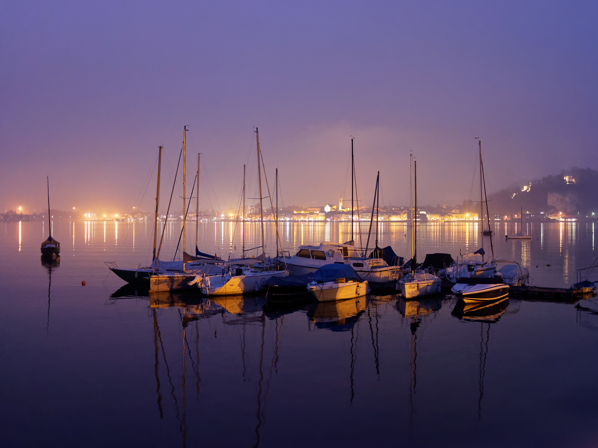 Angera, Lombardia