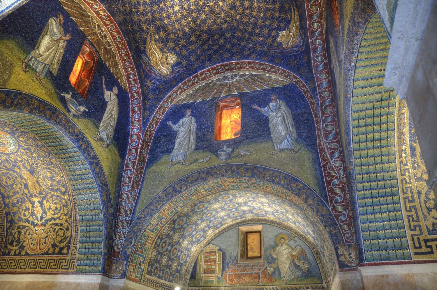 Interno mausoleo
