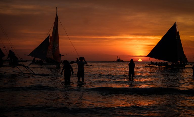 boracay filippine vita notturna