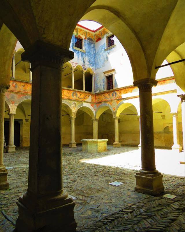 Palazzo Besta