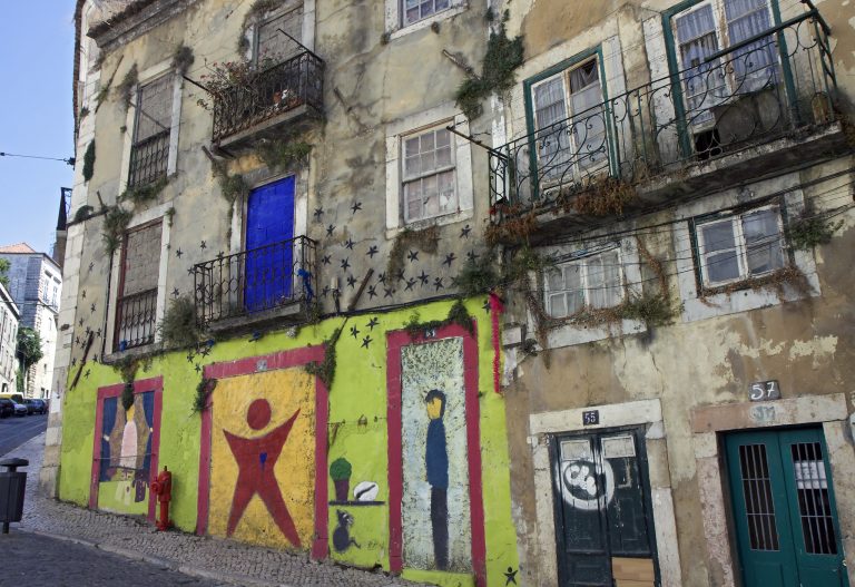 strade colorate lisbona