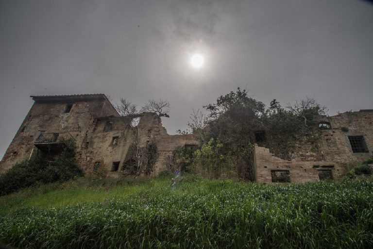 toiano pisa paese fantasma