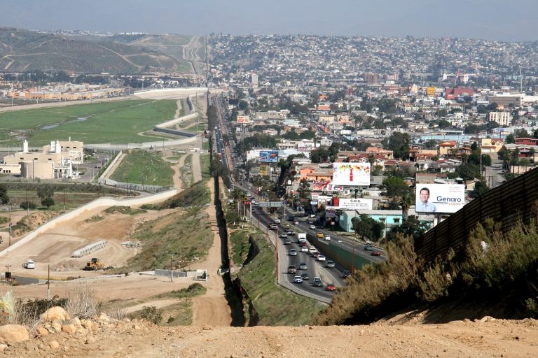 Storia del muro tra Messico e Stati Uniti