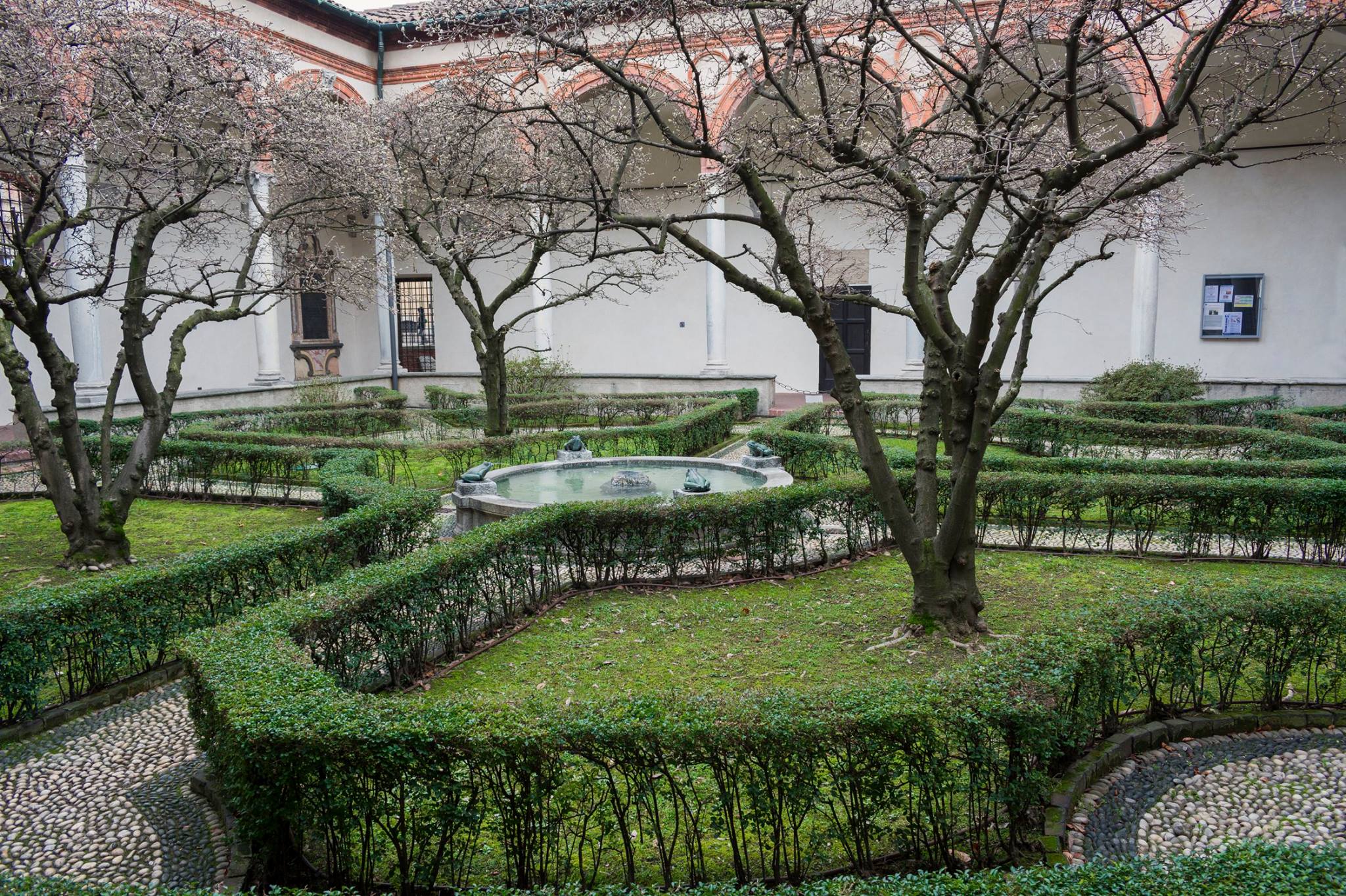 Milano chiostro