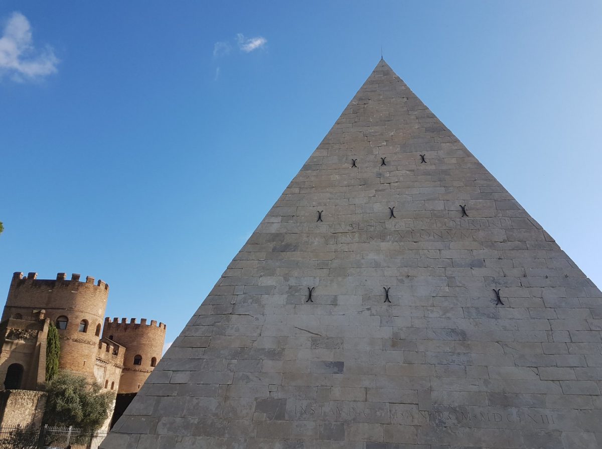 piramide cestia