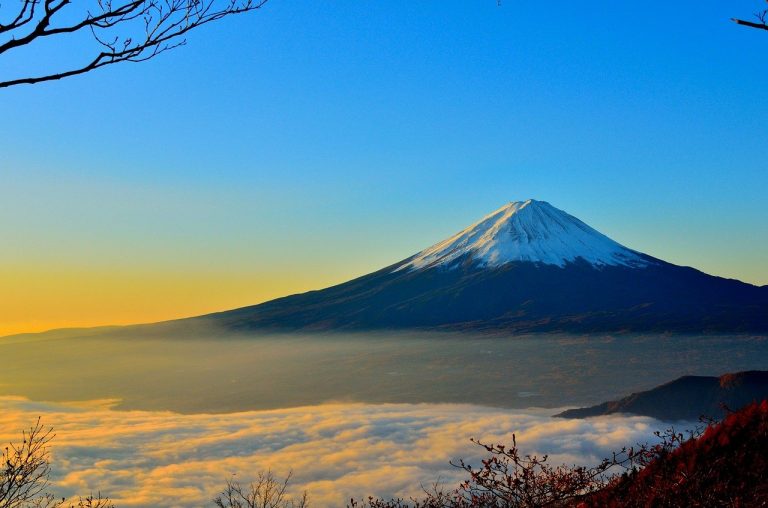 mountain-477832_1280
