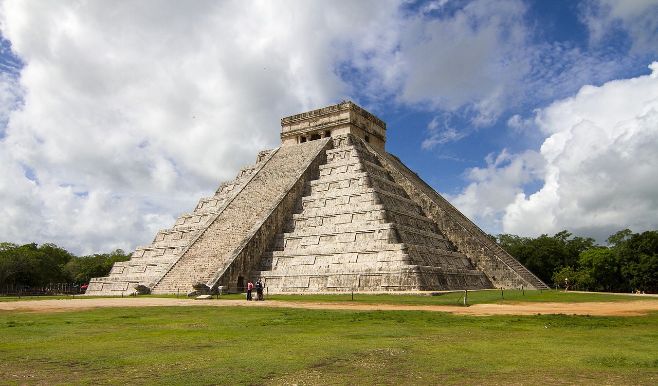 pyramid-3069192_1280
