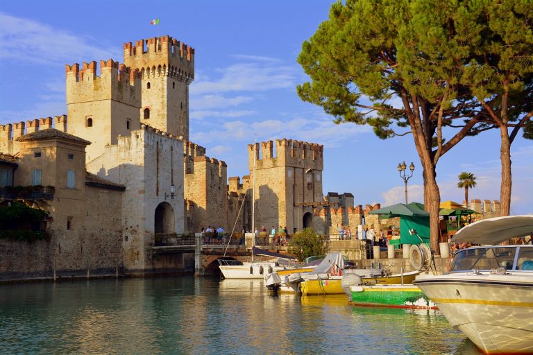 castle gc125a6c56 1280