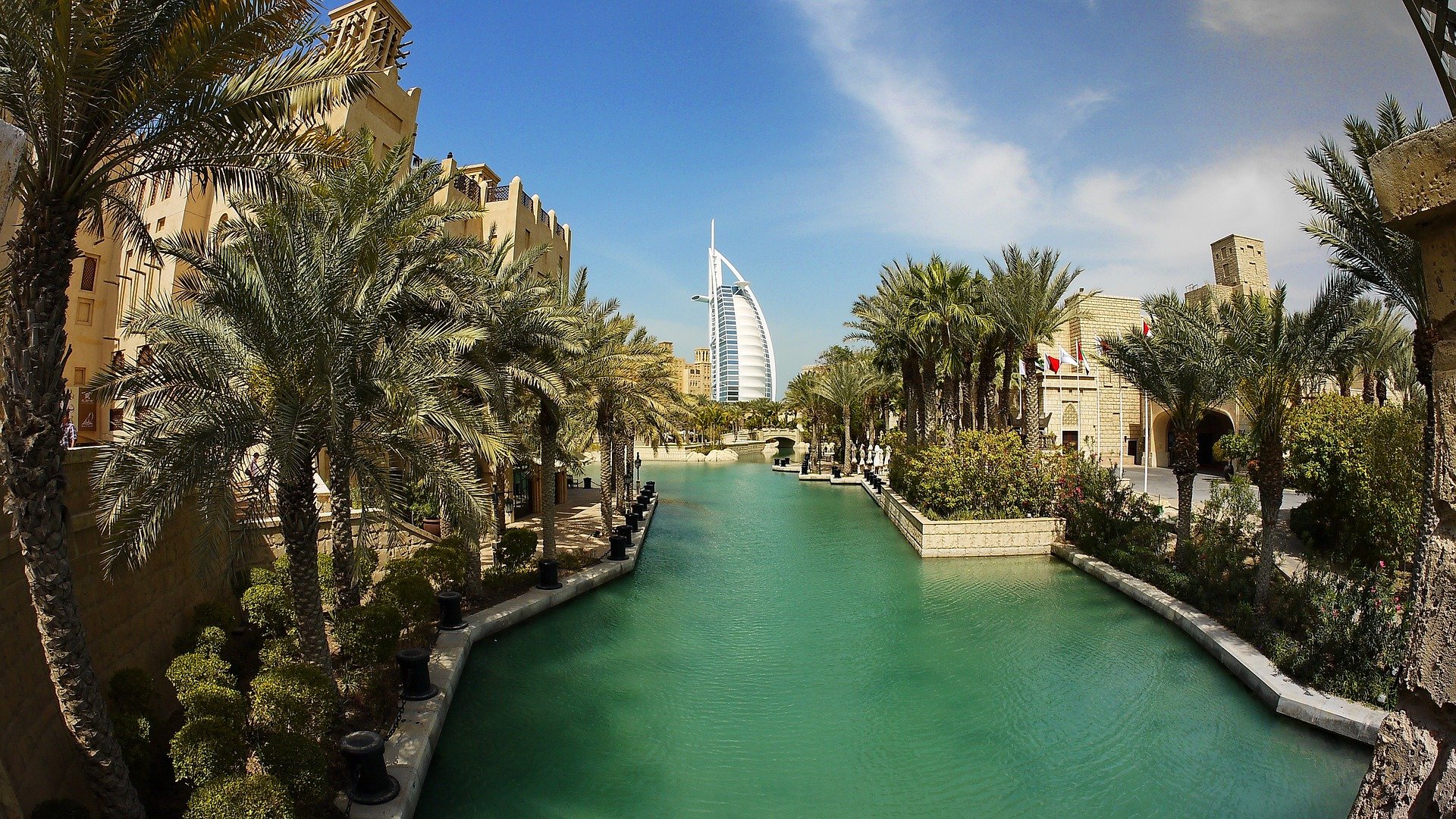 Dubai caldo