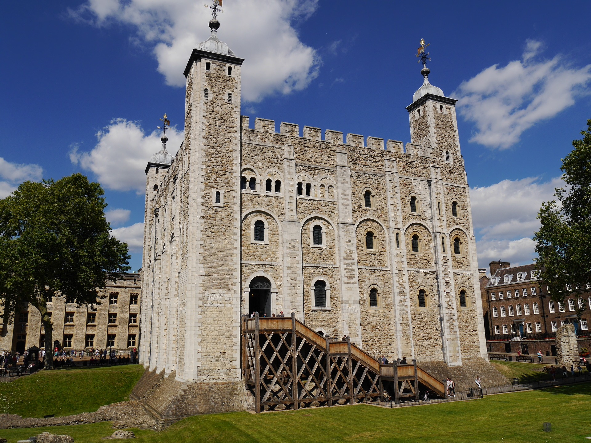 London Tower, Londra