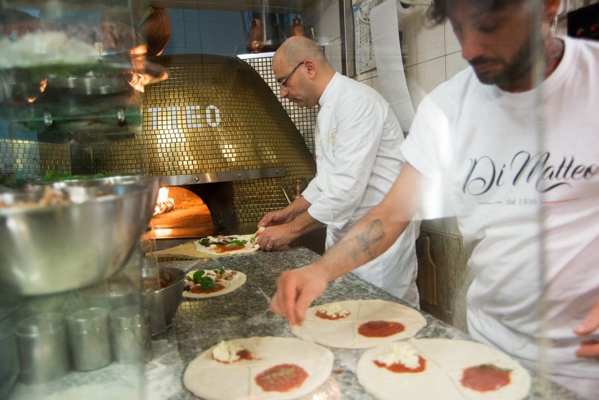 Pizza a Napoli - Pizzeria di Matteo