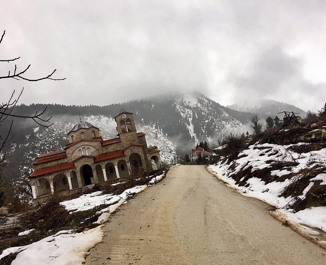 Chiesa pendente di Ropoto: la storia