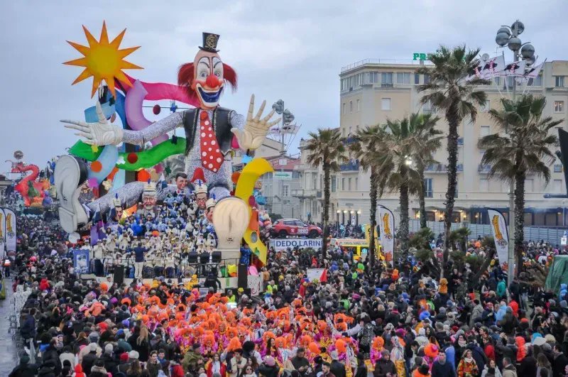 Carnevale di Viareggio origini