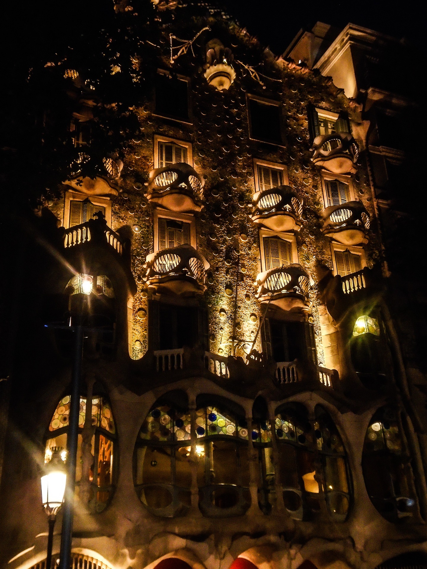 casa battlo g58eec8156 1920