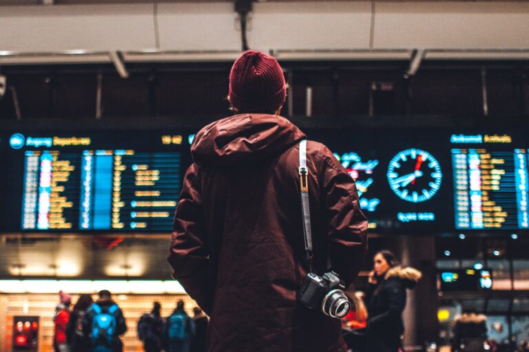 come viaggiare spendendo poco