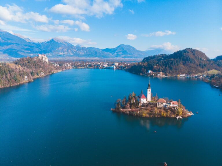 laghi più grandi del mondo