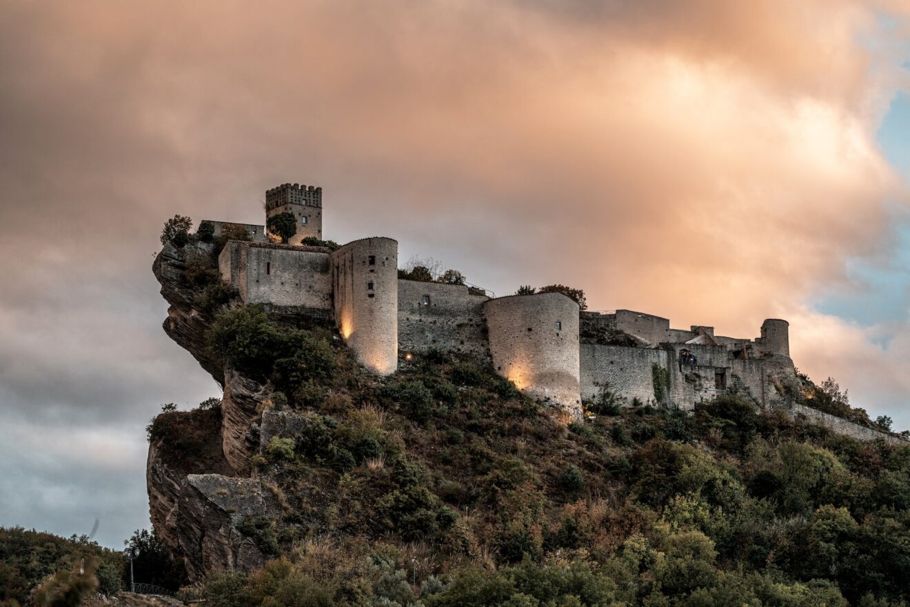 i monumenti più importanti dell'abruzzo