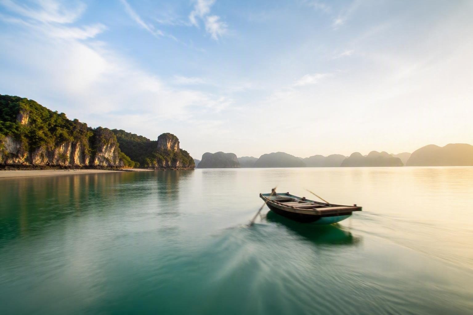 Baia di Halong: le migliori alternative per evitare la folla e vivere un'esperienza unica