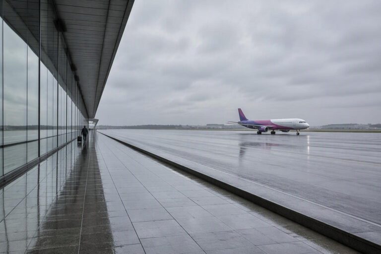 Offerte voli Napoli-Svizzera: scopri i prezzi più bassi con Wizz Air
