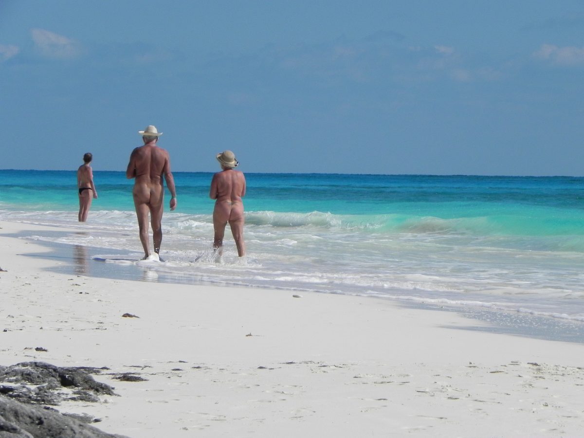 Las 5 playas donde hacer nudismo en España