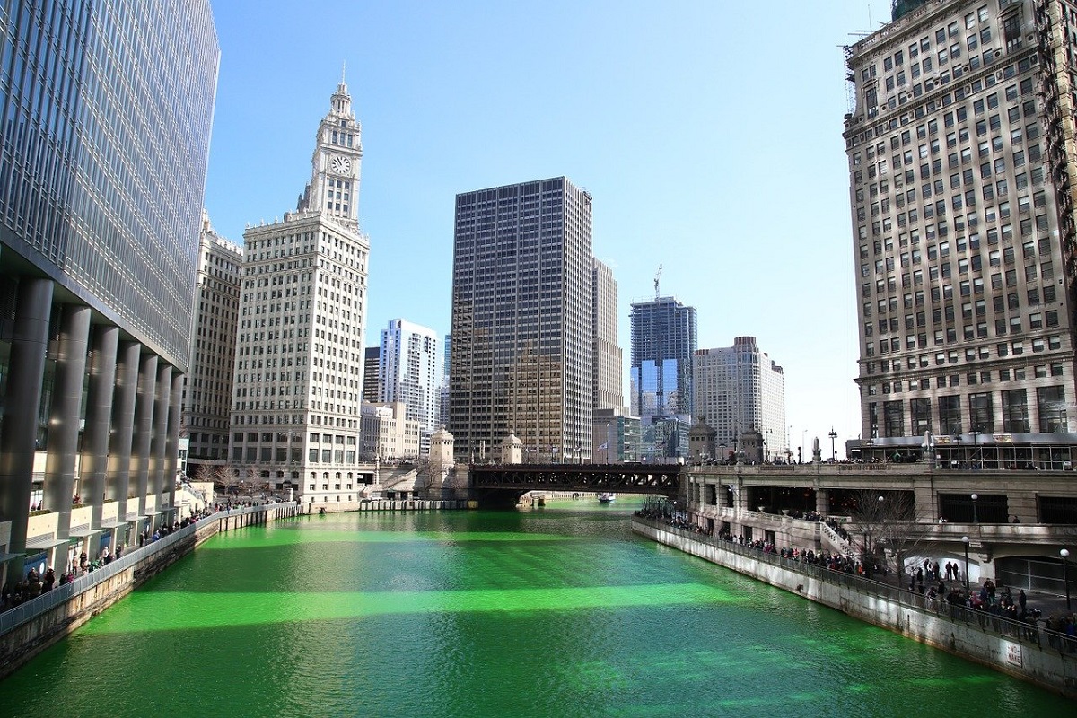 Día de San Patricio: El día en que el río se volvió verde en Chicago