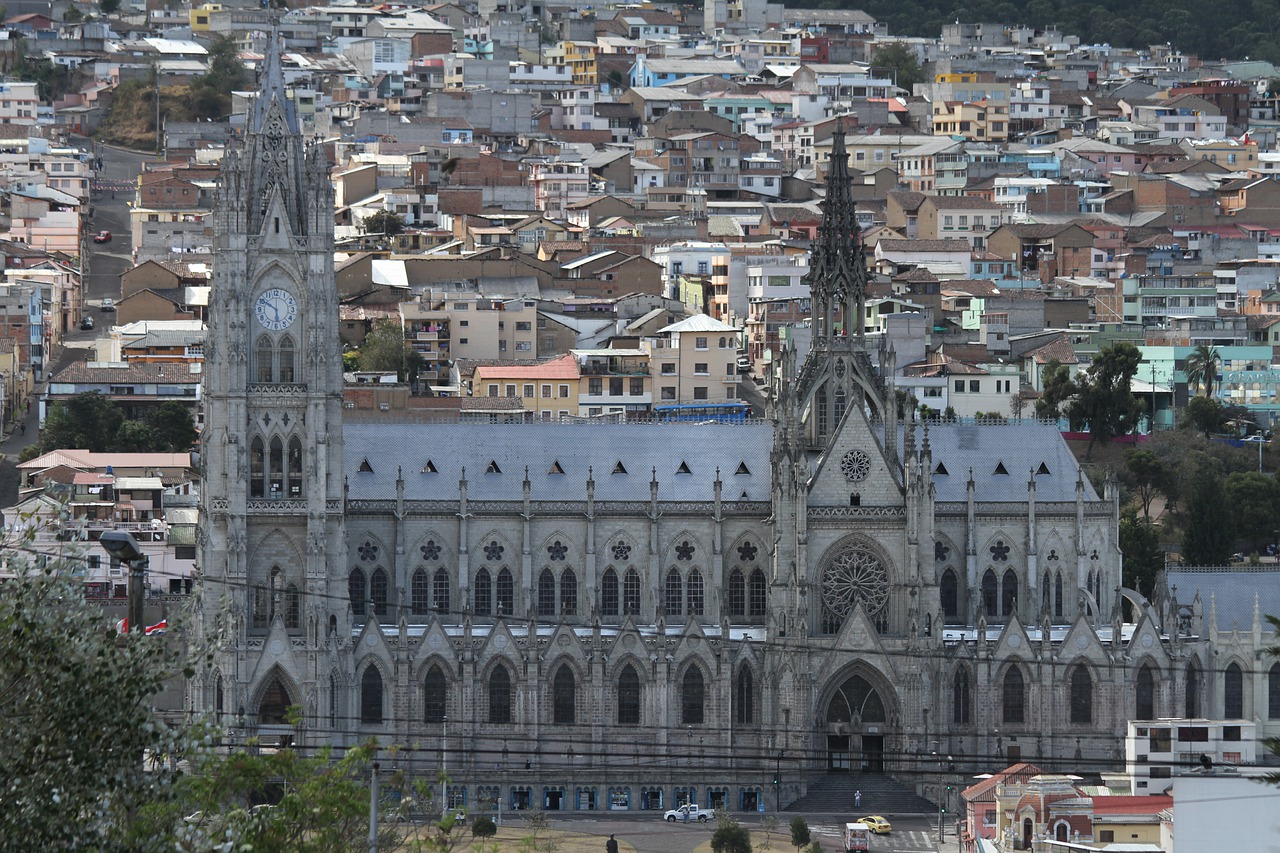 Basílica de Quito: más cerca de Dios, en la escalera al cielo