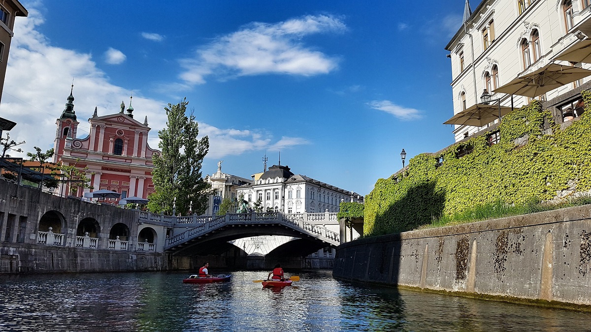 Disfrutar de los vinos en la región de Karst Eslovenia