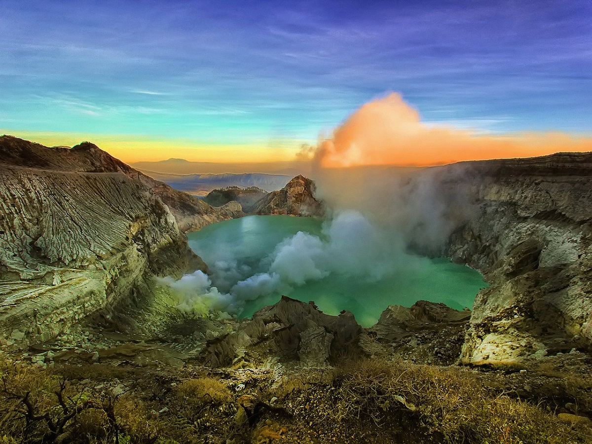 Los 12 volcanes más sorprendentes de Indonesia