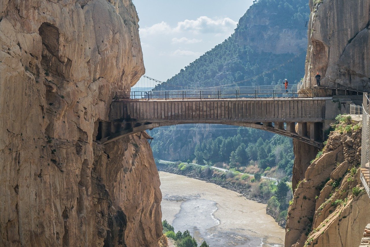 Caminito del Rey: caminando al borde de un precipicio