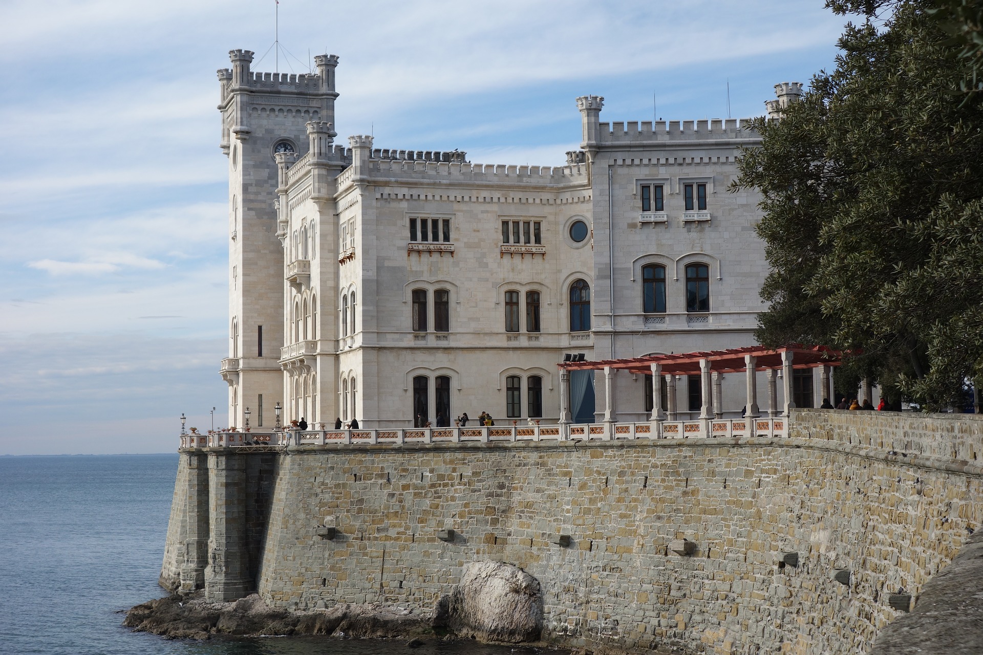 Castillo de Miramare: historia, interiores y ubicación
