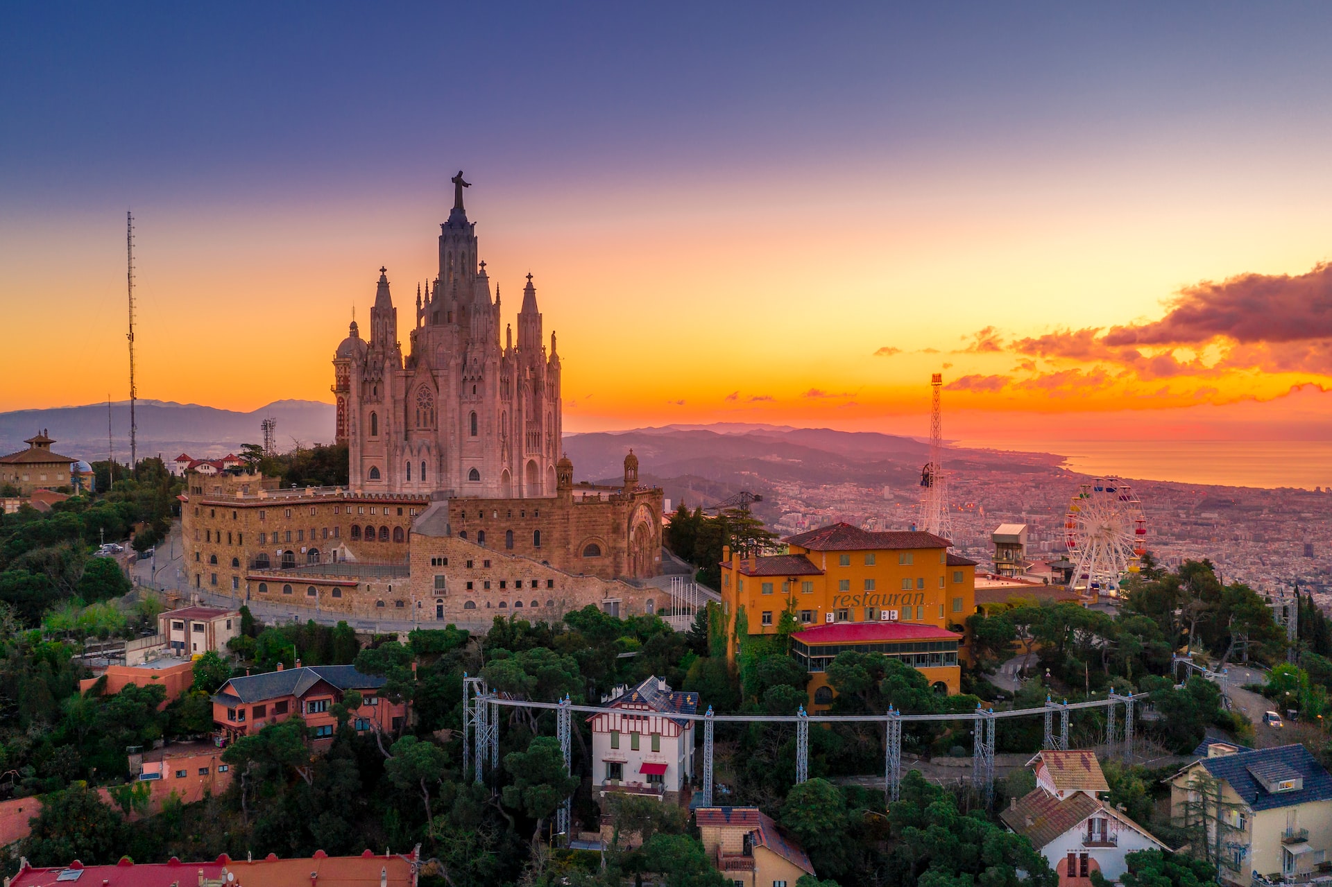 Cómo reservar un viaje sorpresa a España