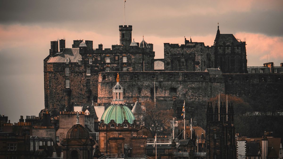 Edimburgo, vea la estatua de Sherlock Holmes