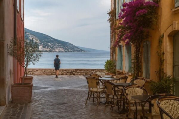 Descubre las mejores zonas para alojarte en Menton y disfrutar de su autenticidad