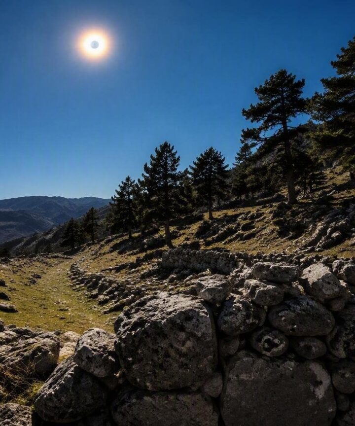 El eclipse total de sol de 2026 en Asturias: éxito en la montaña, decepción en la costa