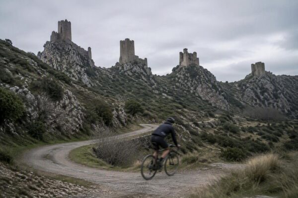 Explorando las fortalezas medievales de Lastours en Francia
