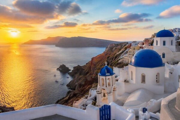 Santorini brilla esta semana: el sur de Europa en su mejor clima