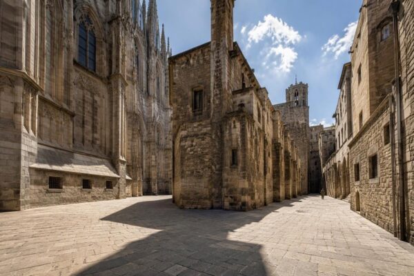 Guía esencial para explorar el corazón medieval de Barcelona